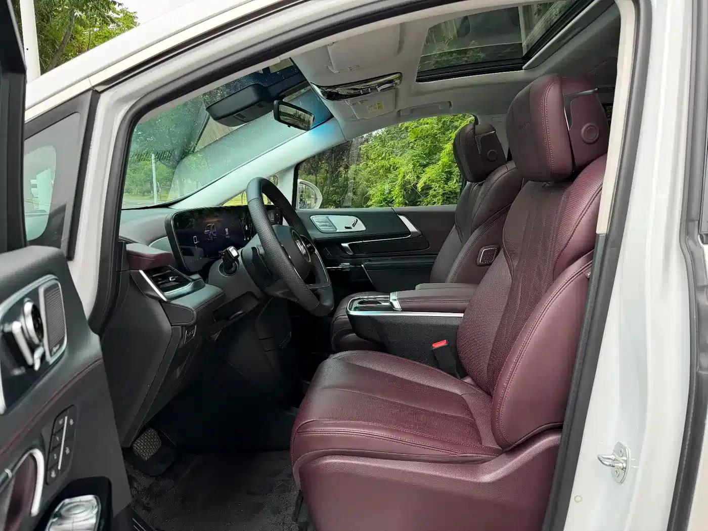 Century 2023 2.0T Six-Seat Luxury Edition — миниатюра 4