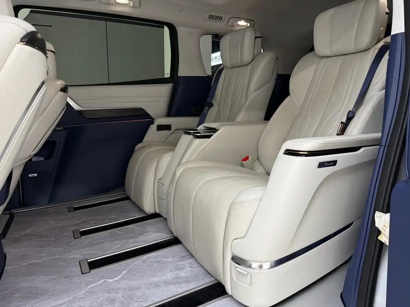Century 2023 2.0T 7-Seat Luxury Edition — миниатюра 6