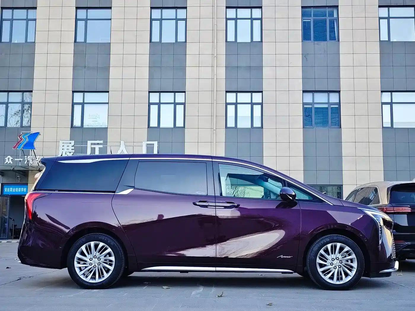 Century 2023 2.0T Six-Seat Luxury Edition — миниатюра 4