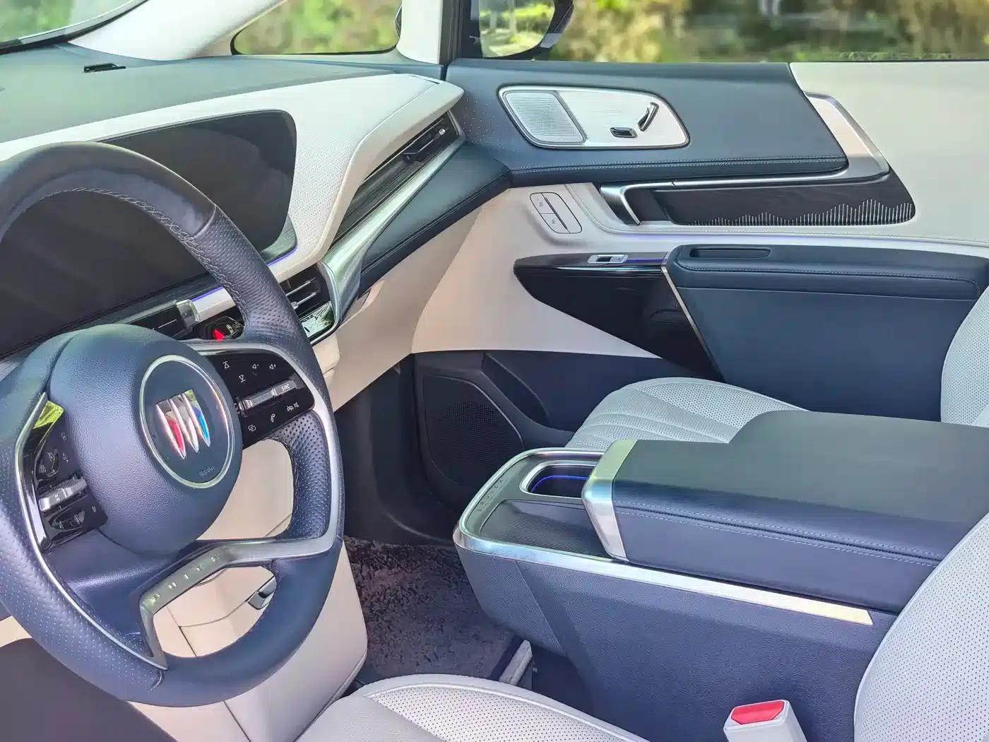 Century 2023 2.0T Four-Seat Private Edition — миниатюра 11