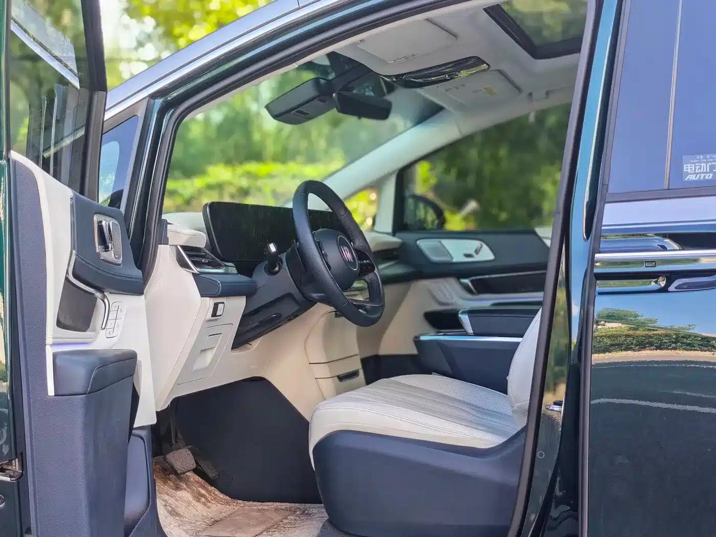 Century 2023 2.0T Four-Seat Private Edition — миниатюра 8