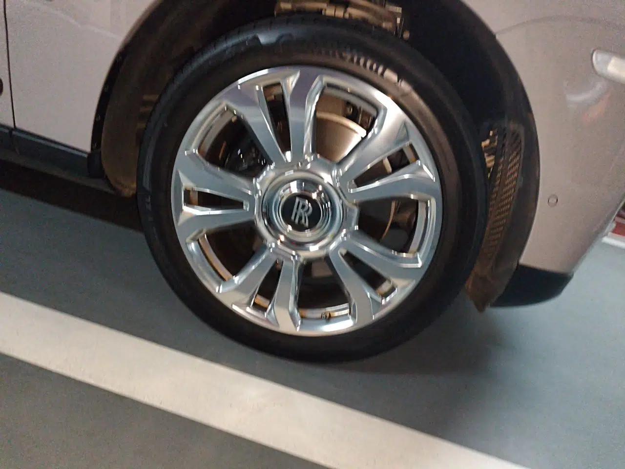 Rolls-Royce Cullinan 2024 Four-Seat Version — миниатюра 8