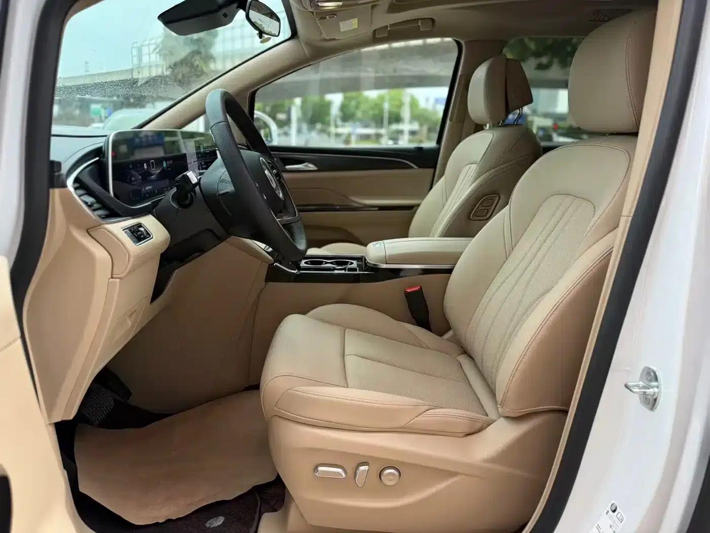 Buick GL8 PHEV 2025 Land Cruiser Premium Edition — миниатюра 10