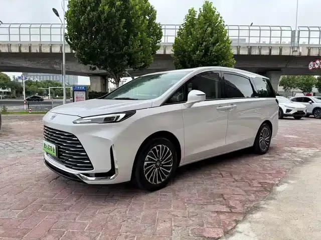 Buick GL8 PHEV 2025 Land Cruiser Premium Edition