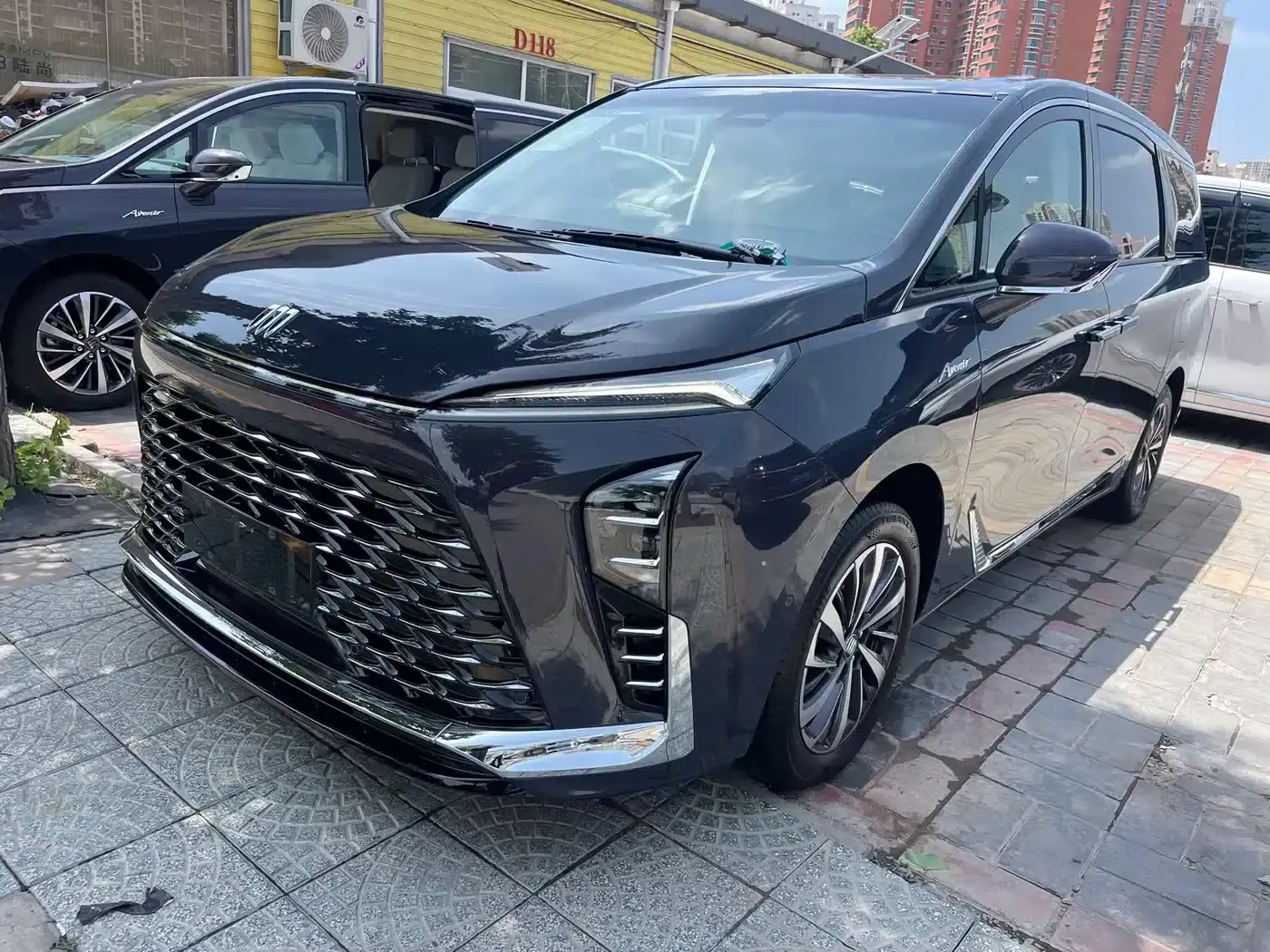 Buick GL8 PHEV 2026 Luxury Edition — миниатюра 3