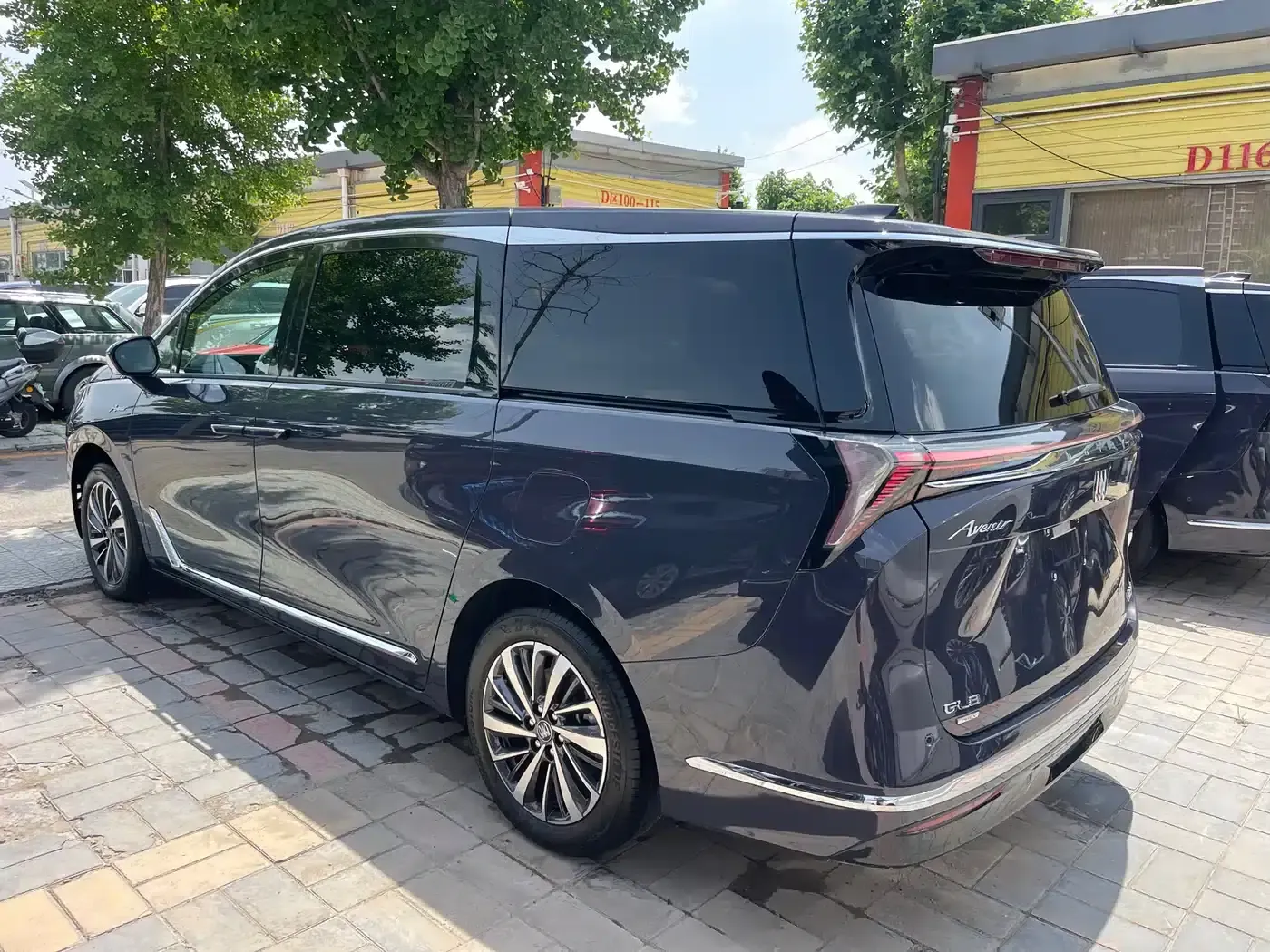 Buick GL8 PHEV 2026 Luxury Edition — миниатюра 4