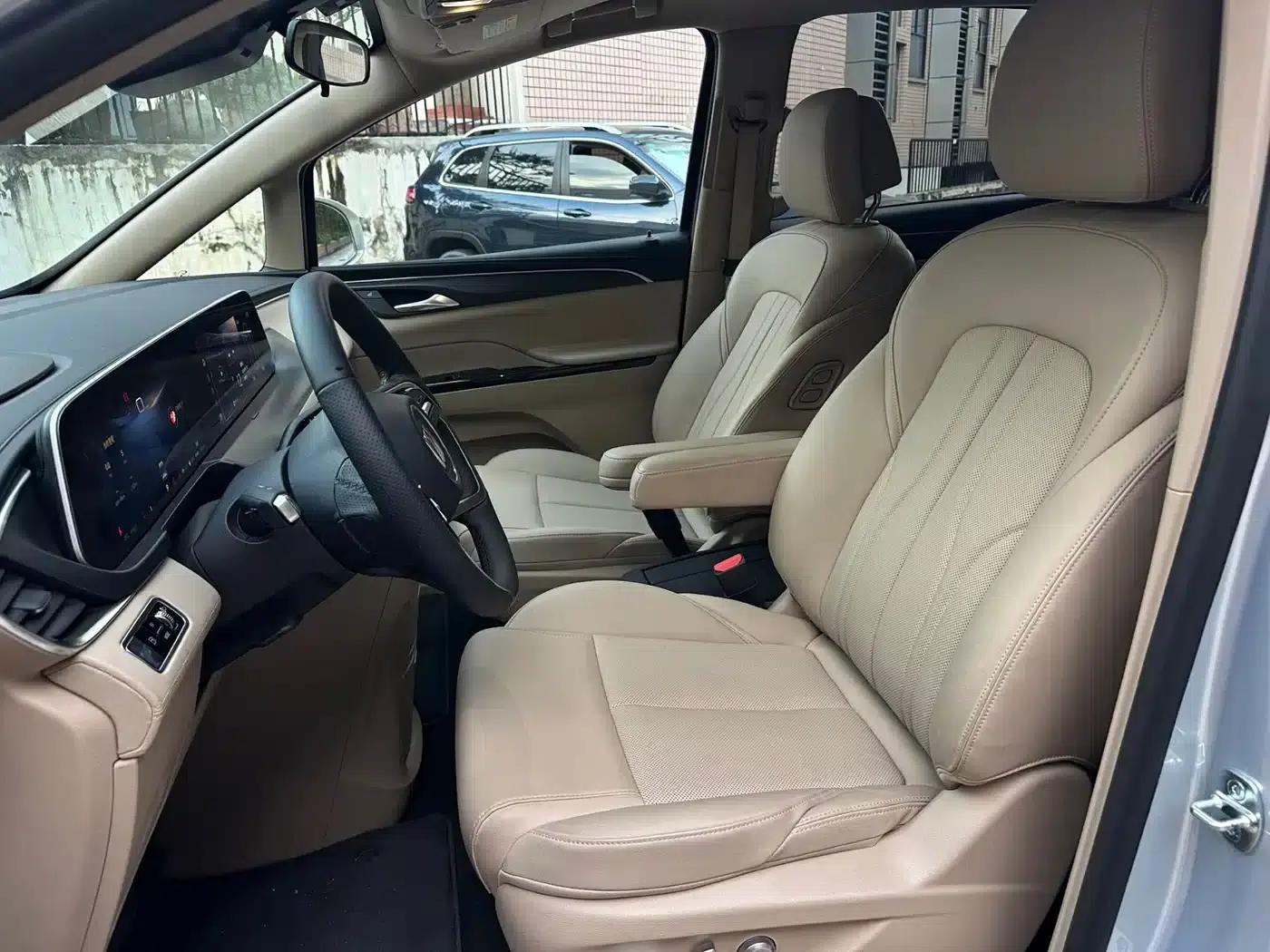 Buick GL8 PHEV 2025 Land Cruiser Premium Edition — миниатюра 12
