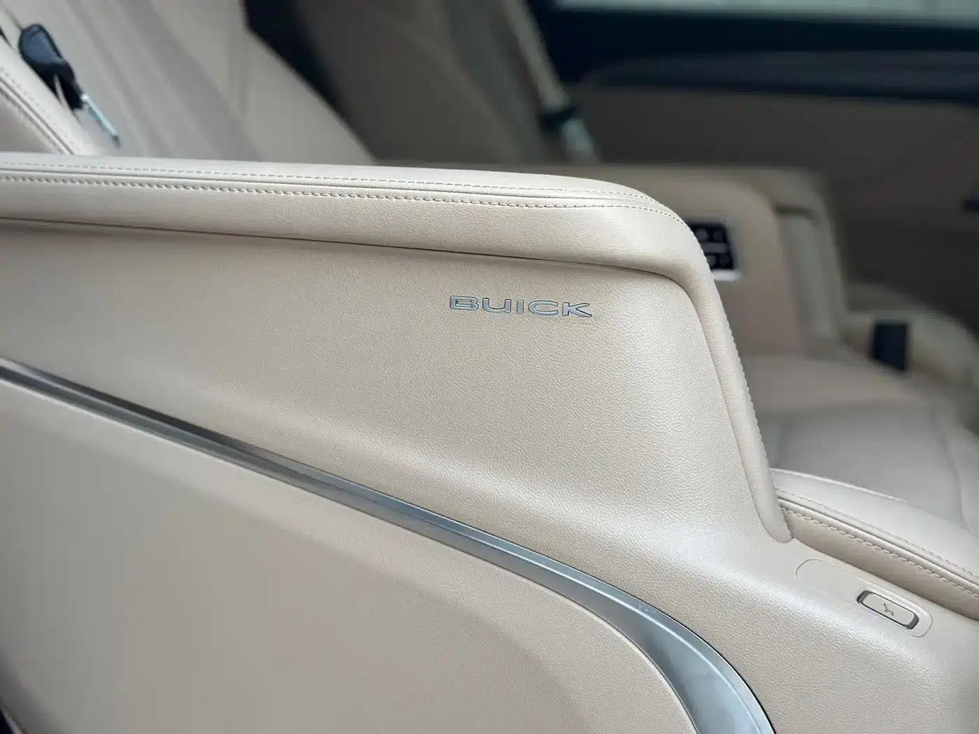 Buick GL8 PHEV 2025 Land Cruiser Premium Edition — миниатюра 18