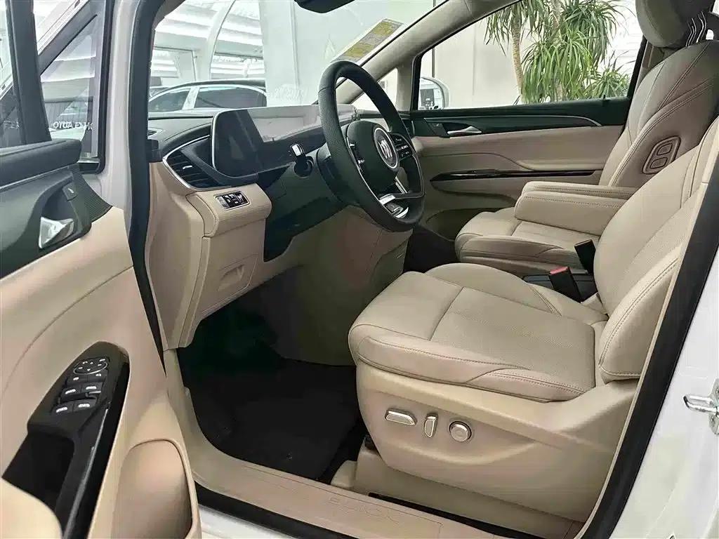 Buick GL8 PHEV 2025 Land Cruiser Premium Edition — миниатюра 11