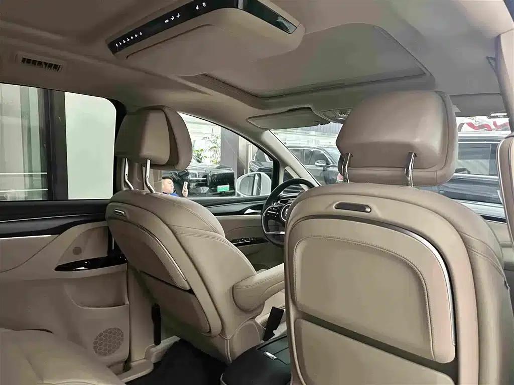 Buick GL8 PHEV 2025 Land Cruiser Premium Edition — миниатюра 13