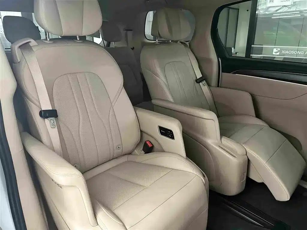 Buick GL8 PHEV 2025 Land Cruiser Premium Edition — миниатюра 14