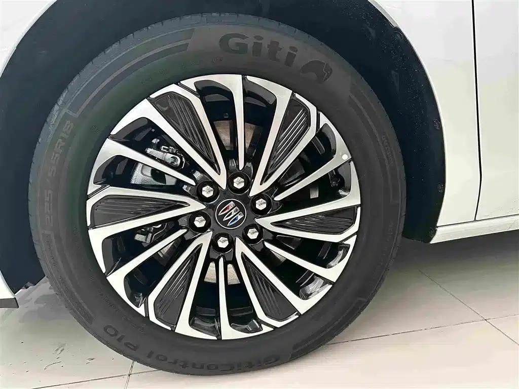 Buick GL8 PHEV 2025 Land Cruiser Premium Edition — миниатюра 3