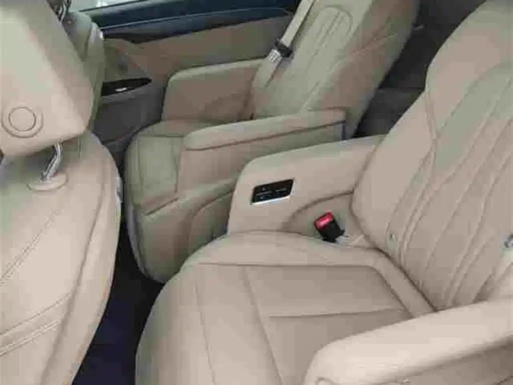Buick GL8 PHEV 2025 Land Cruiser Premium Edition — миниатюра 5