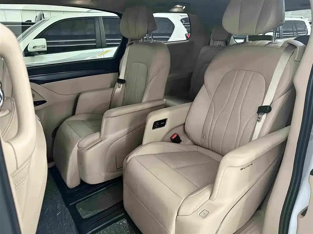 Buick GL8 PHEV 2025 Land Cruiser Premium Edition — миниатюра 12