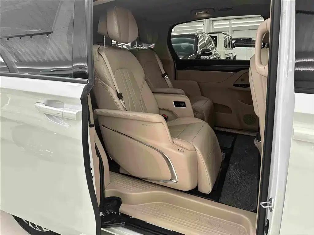 Buick GL8 PHEV 2025 Land Cruiser Premium Edition — миниатюра 13