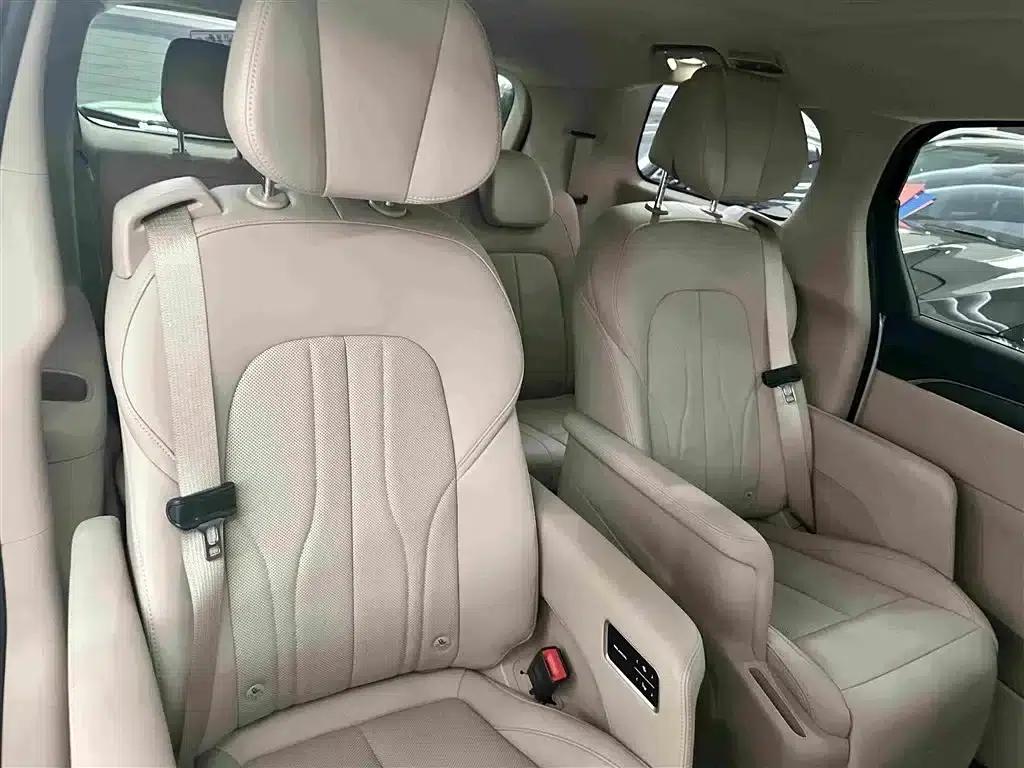 Buick GL8 PHEV 2025 Land Cruiser Premium Edition — миниатюра 15