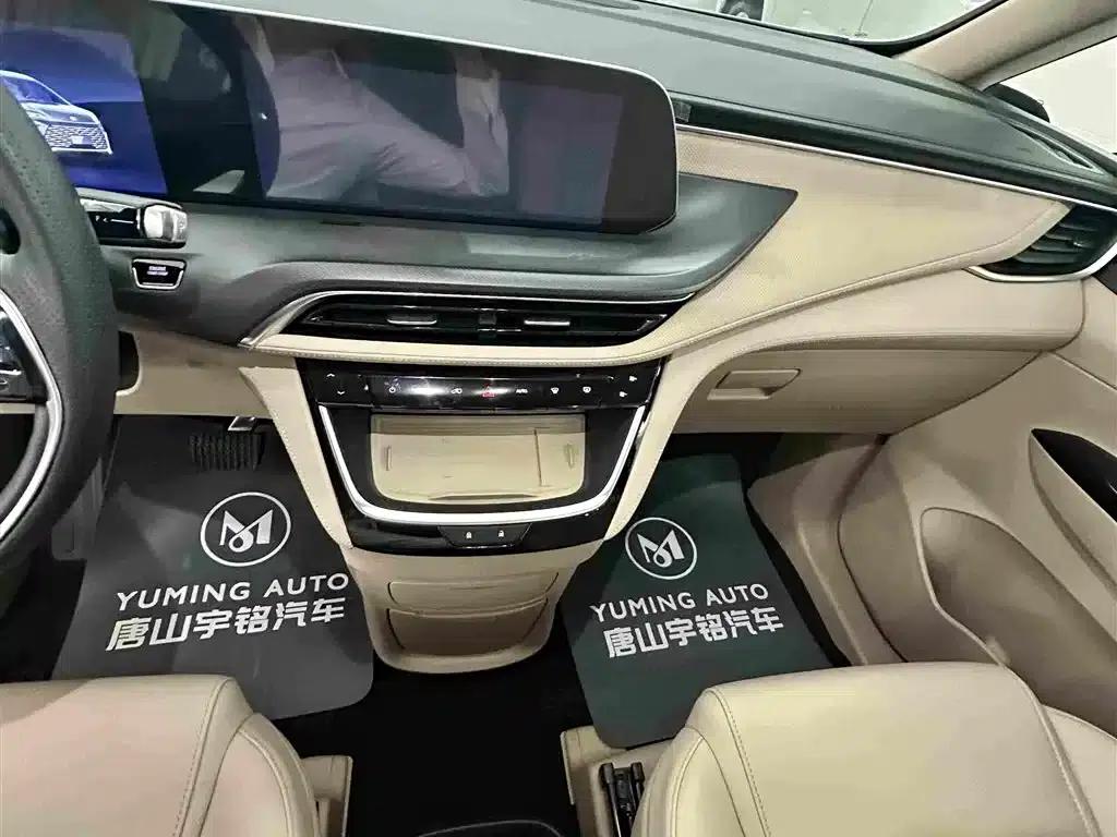 Buick GL8 PHEV 2025 Land Cruiser Premium Edition — миниатюра 7