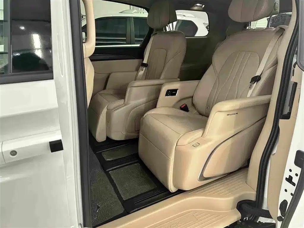 Buick GL8 PHEV 2025 Land Cruiser Premium Edition — миниатюра 10