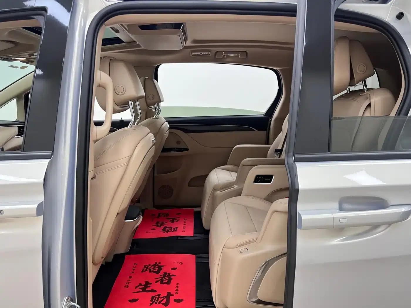Buick GL8 PHEV 2025 Land Cruiser Premium Edition — миниатюра 16