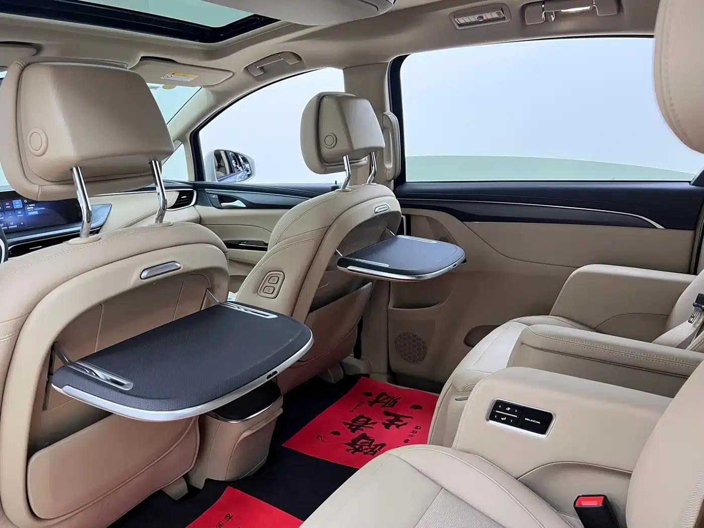 Buick GL8 PHEV 2025 Land Cruiser Premium Edition — миниатюра 17