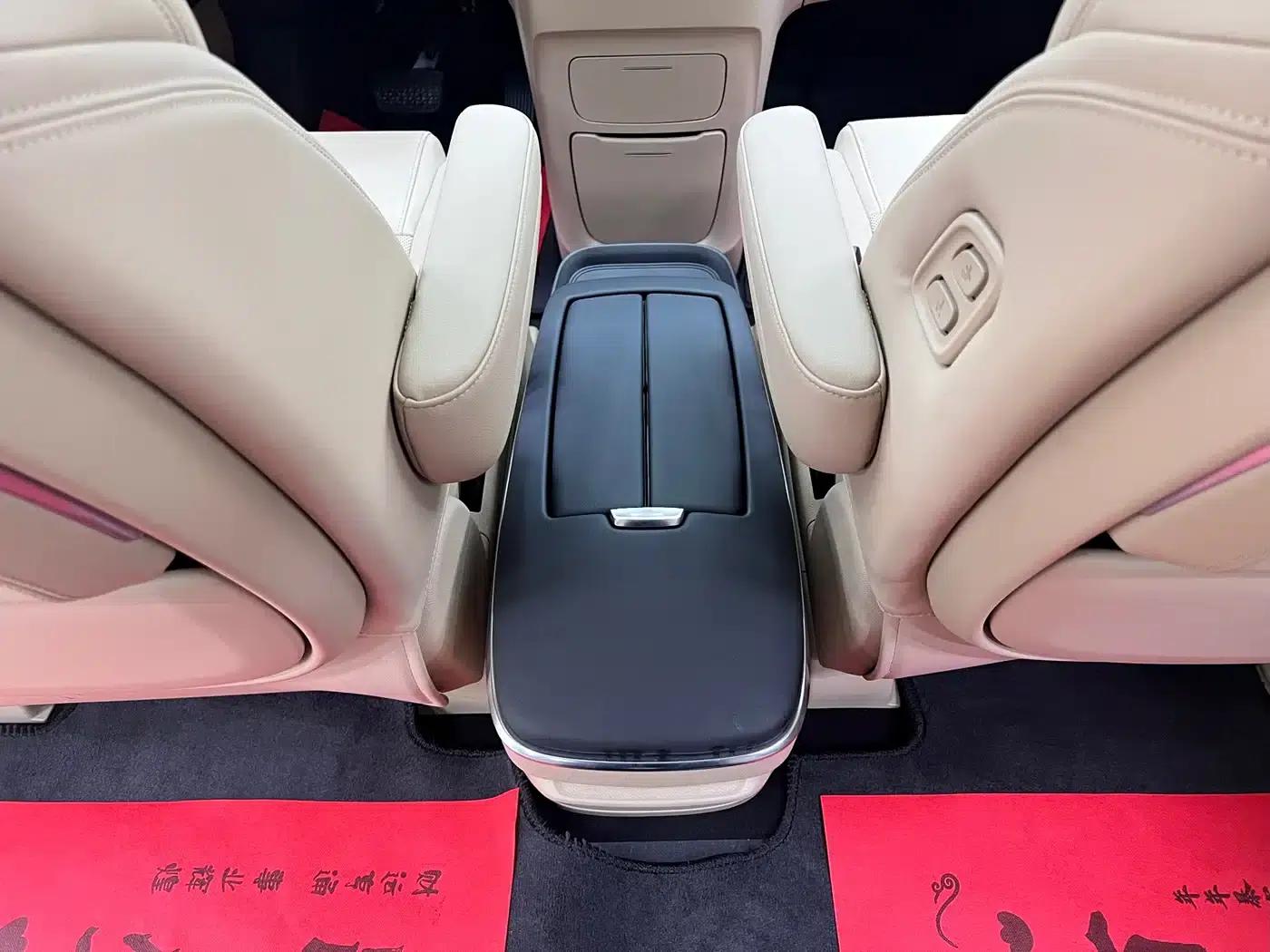 Buick GL8 PHEV 2025 Land Cruiser Premium Edition — миниатюра 19