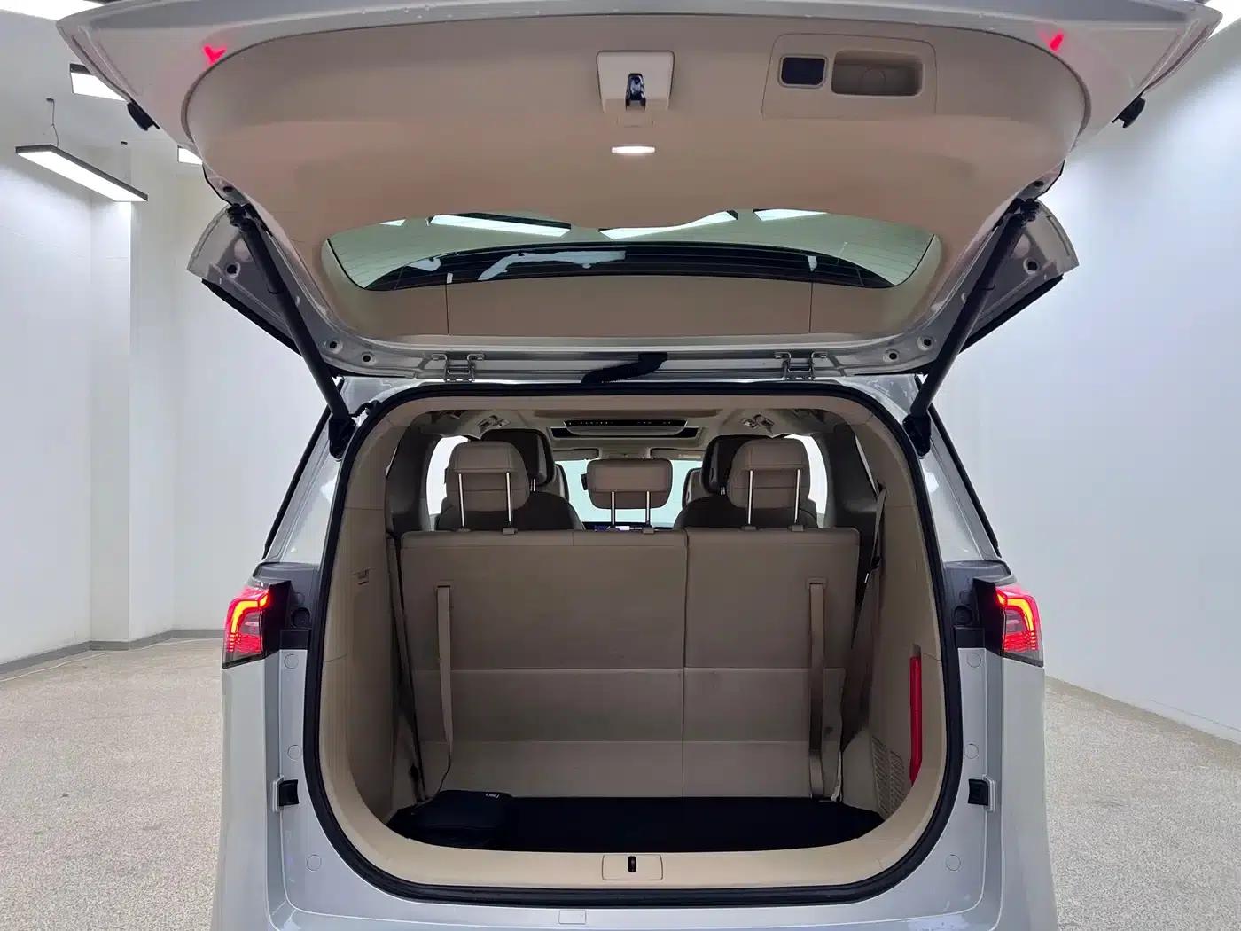 Buick GL8 PHEV 2025 Land Cruiser Premium Edition — миниатюра 31