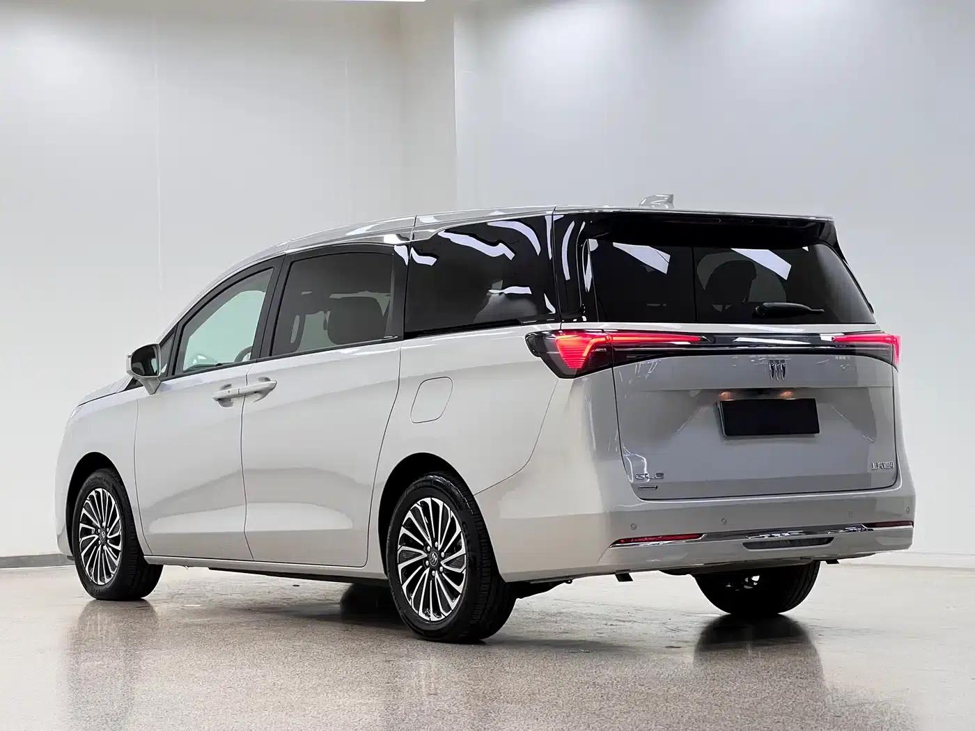 Buick GL8 PHEV 2025 Land Cruiser Premium Edition — миниатюра 5