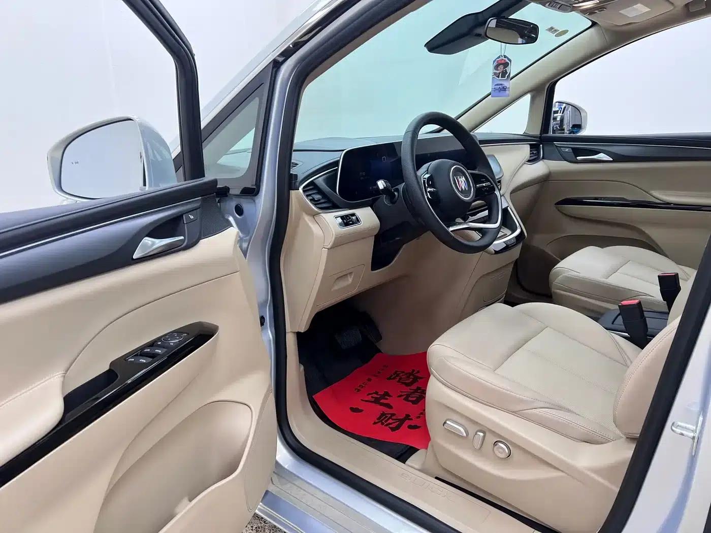 Buick GL8 PHEV 2025 Land Cruiser Premium Edition — миниатюра 13