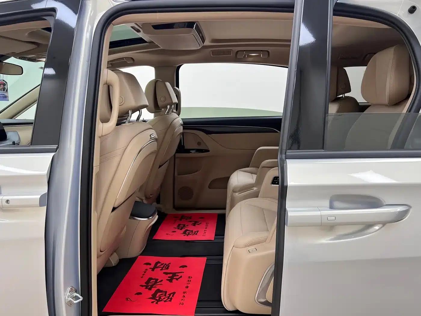Buick GL8 PHEV 2025 Land Cruiser Premium Edition — миниатюра 16