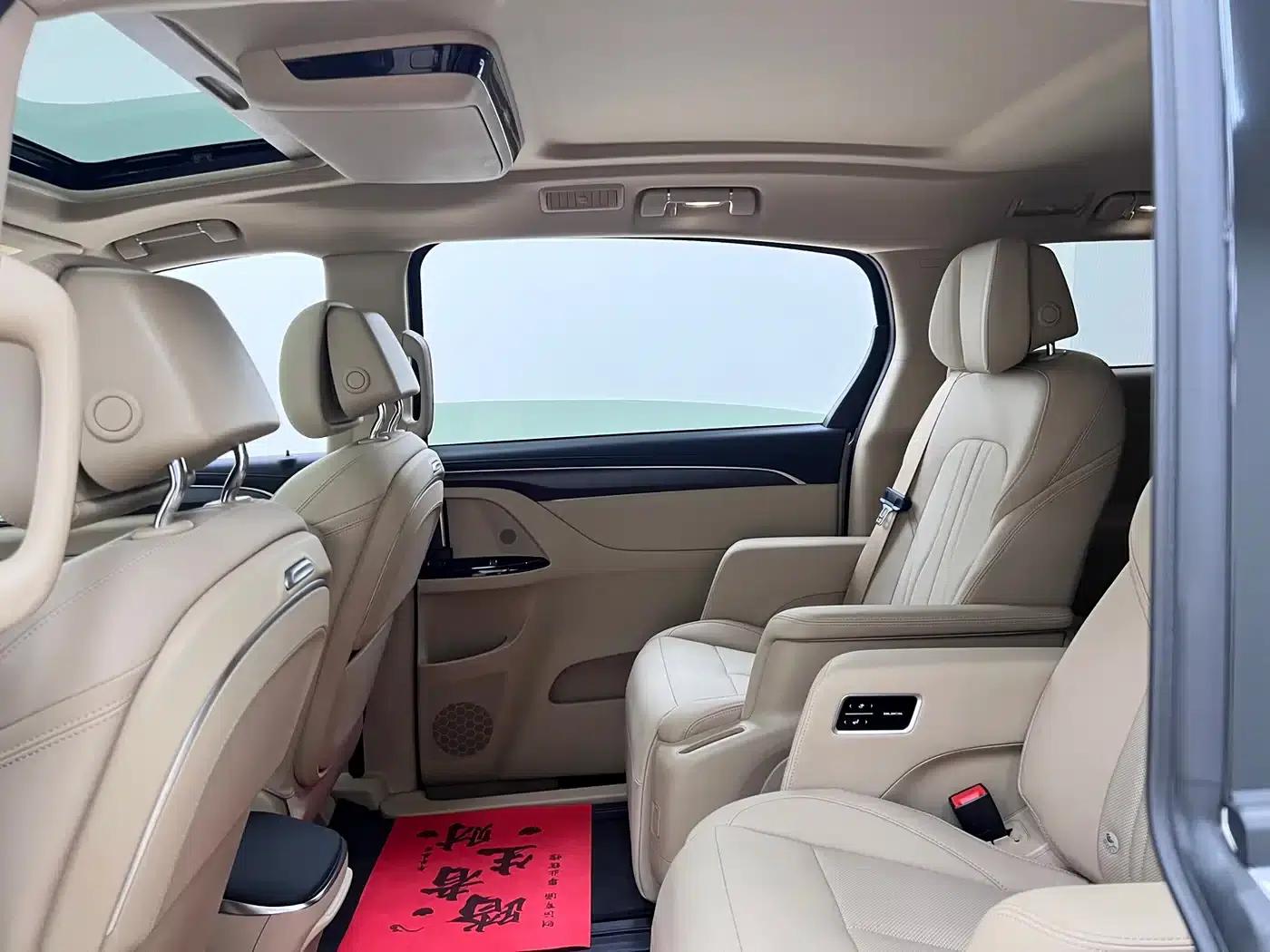 Buick GL8 PHEV 2025 Land Cruiser Premium Edition — миниатюра 18