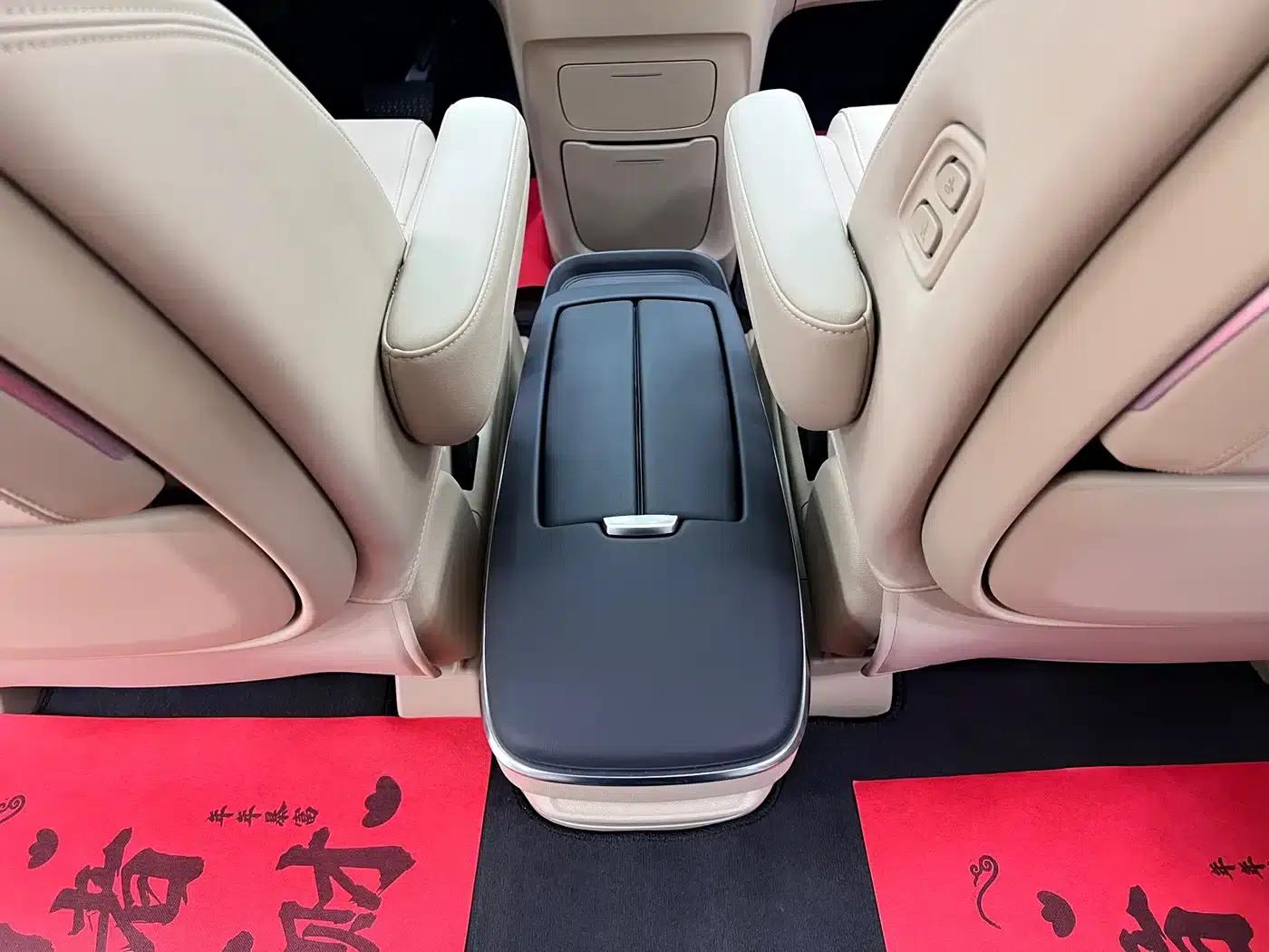 Buick GL8 PHEV 2025 Land Cruiser Premium Edition — миниатюра 20