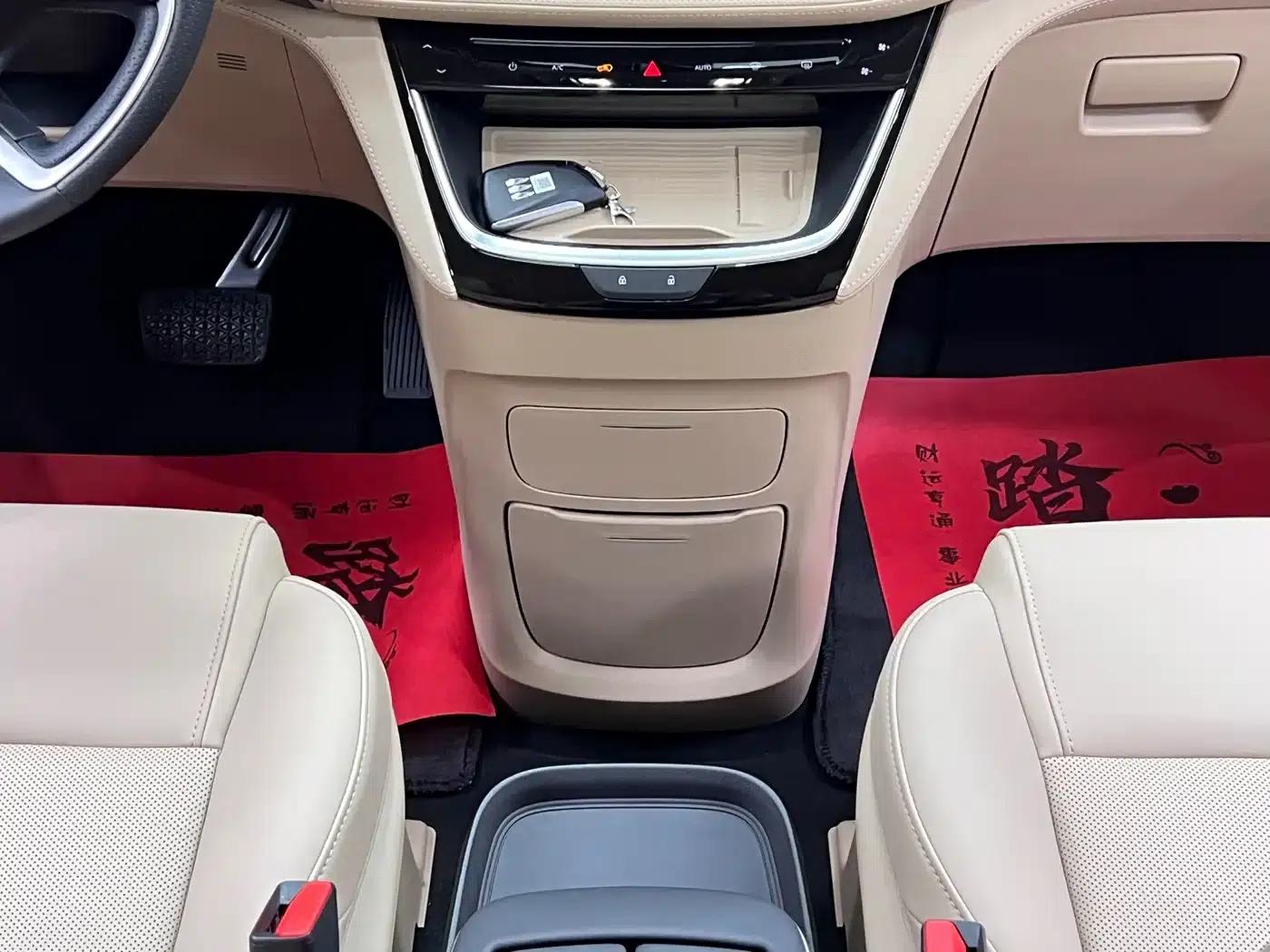Buick GL8 PHEV 2025 Land Cruiser Premium Edition — миниатюра 25