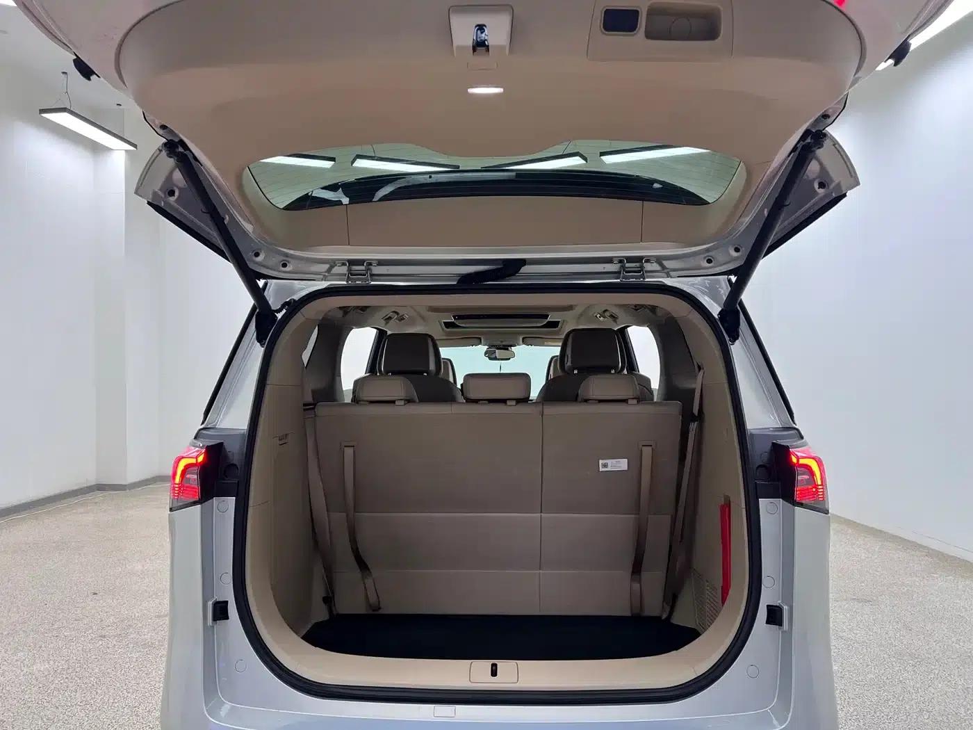 Buick GL8 PHEV 2025 Land Cruiser Premium Edition — миниатюра 32