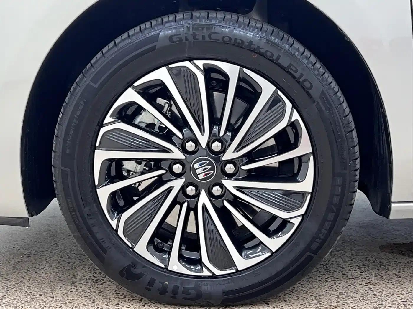Buick GL8 PHEV 2025 Land Cruiser Premium Edition — миниатюра 9