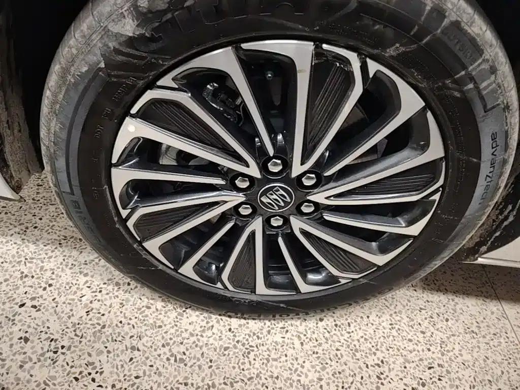 Buick GL8 PHEV 2025 Land Cruiser Premium Edition — миниатюра 23