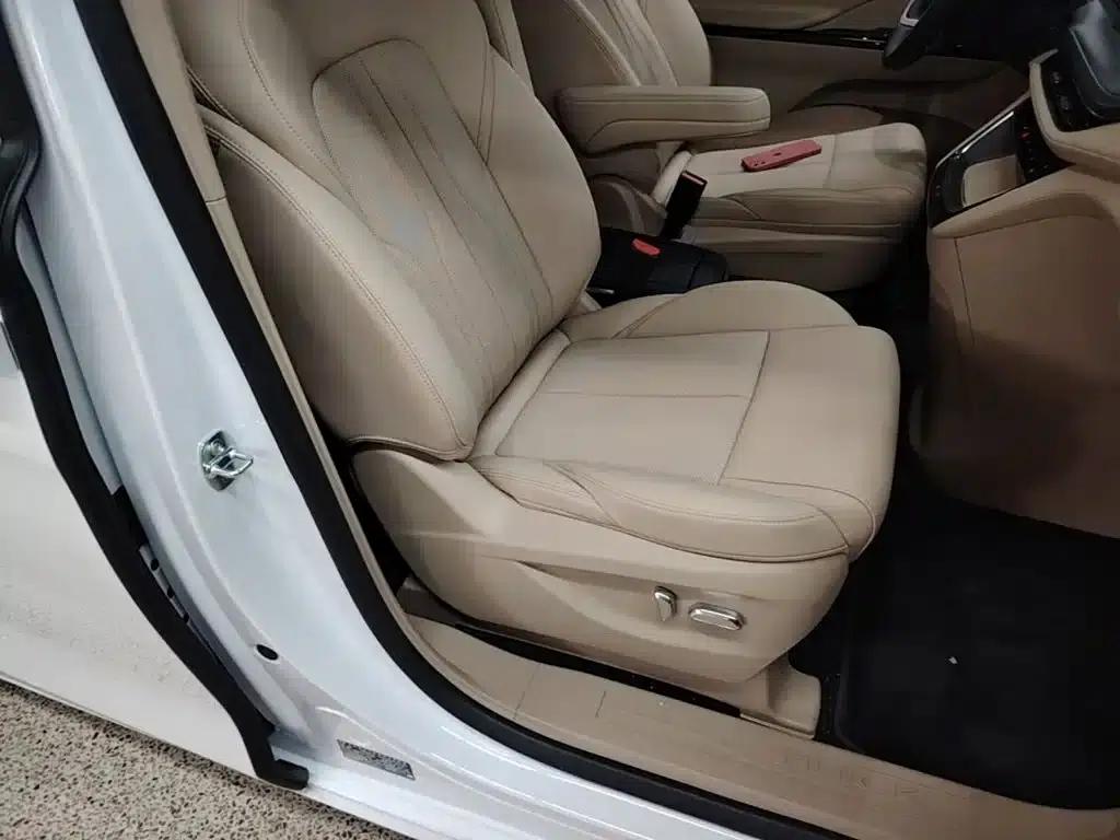 Buick GL8 PHEV 2025 Land Cruiser Premium Edition — миниатюра 25