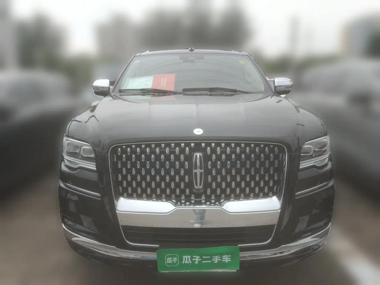 Lincoln Navigator 2024 3.5T Long-Wheelbase Presidential Edition — миниатюра 2