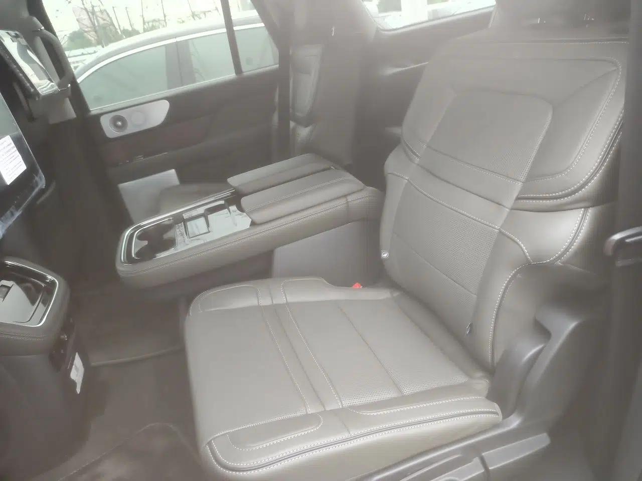 Lincoln Navigator 2024 3.5T Long-Wheelbase Presidential Edition — миниатюра 17