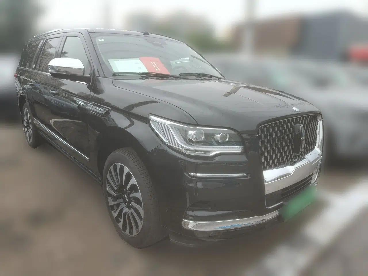 Lincoln Navigator 2024 3.5T Long-Wheelbase Presidential Edition — миниатюра 3