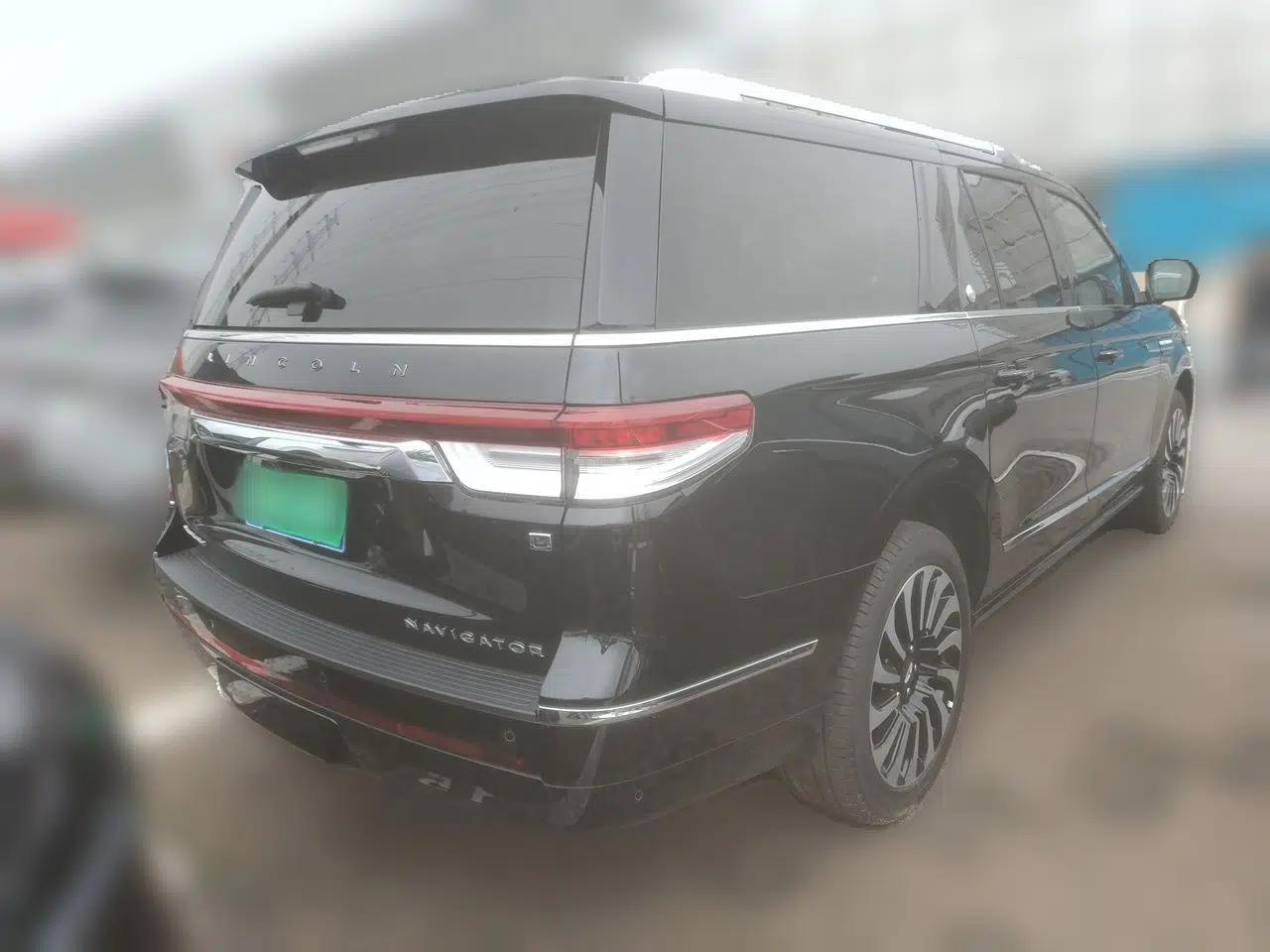 Lincoln Navigator 2024 3.5T Long-Wheelbase Presidential Edition — миниатюра 6