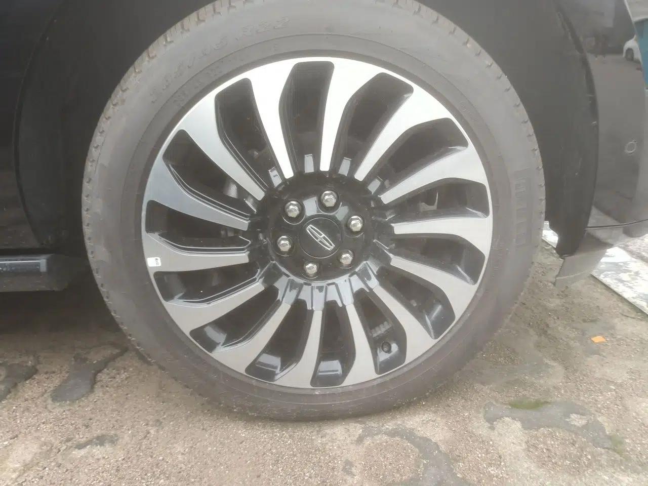 Lincoln Navigator 2024 3.5T Long-Wheelbase Presidential Edition — миниатюра 8