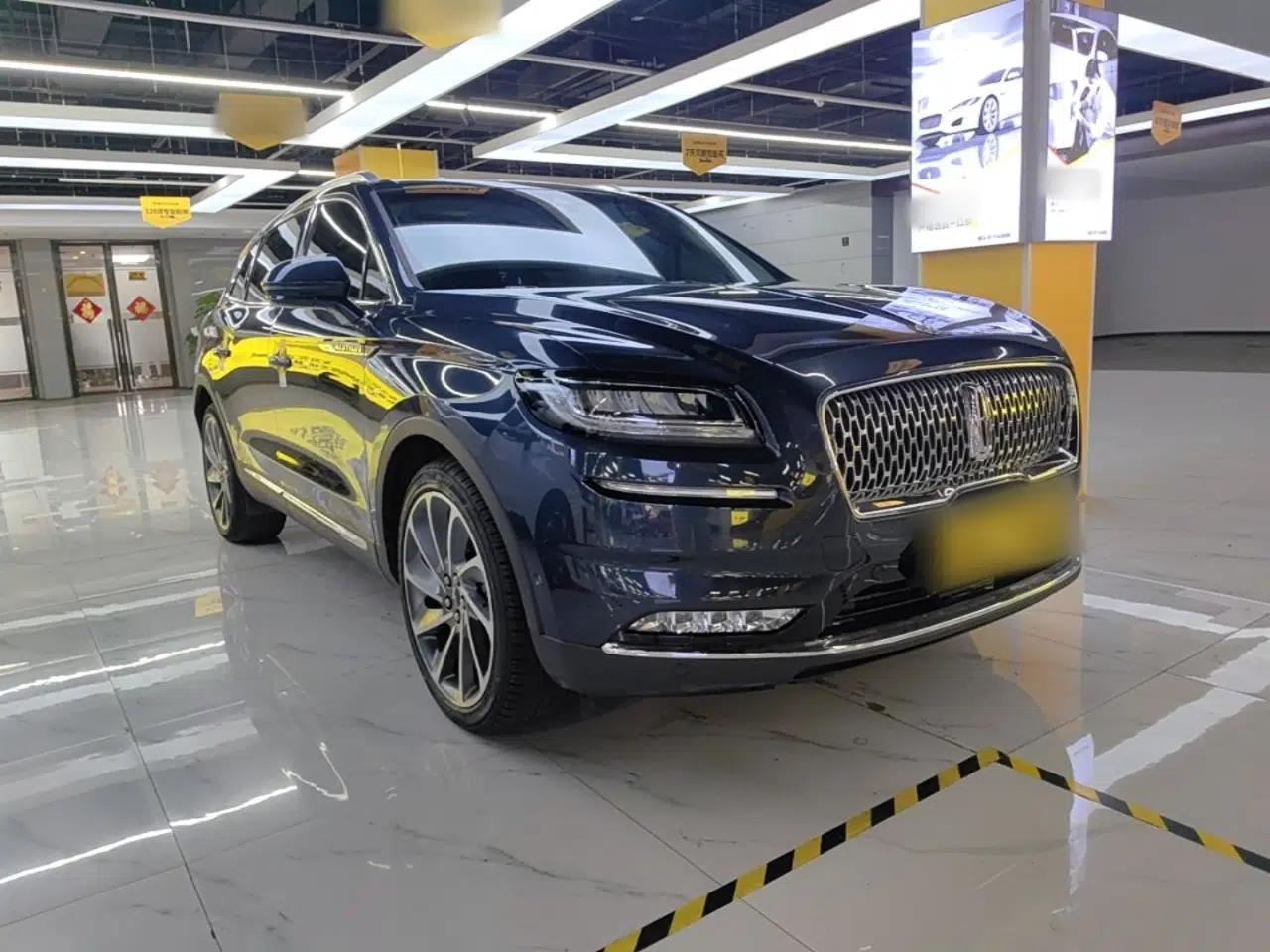 Lincoln Nautilus 2022 2.7T Four-Wheel Drive Luxury Edition — миниатюра 3