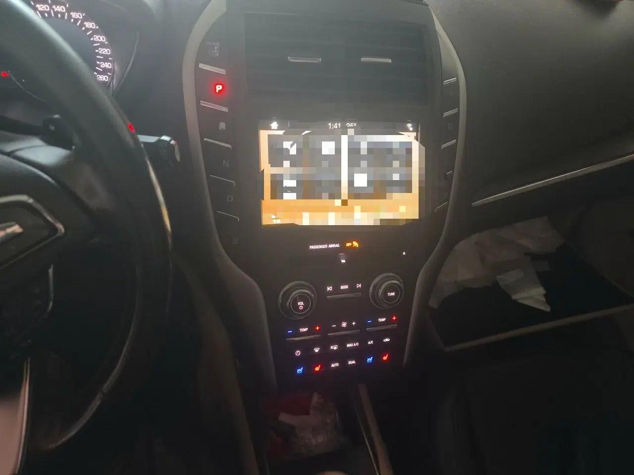 Lincoln MKC 2018 2.0T Two-Wheel Drive Luxury Edition — миниатюра 13