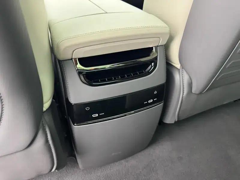 ZEEKR 009 2024 Model, Six-Seat Executive Edition, Four-Wheel Drive, 108kWh — миниатюра 11