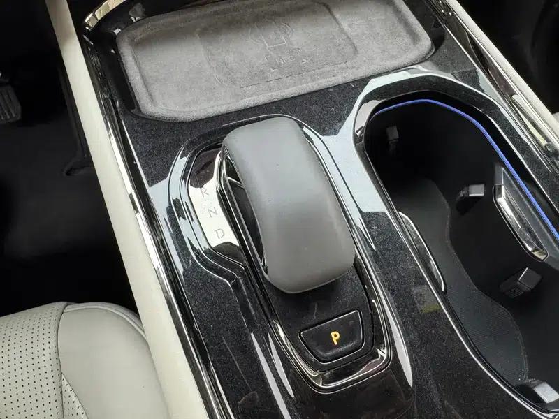 ZEEKR 009 2024 Model, Six-Seat Executive Edition, Four-Wheel Drive, 108kWh — миниатюра 17