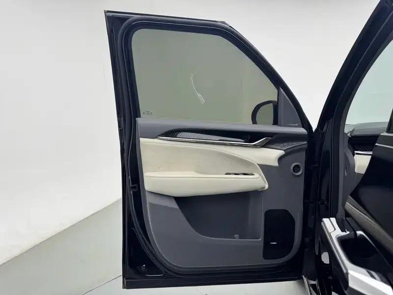 ZEEKR 009 2024 Model, Six-Seat Executive Edition, Four-Wheel Drive, 108kWh — миниатюра 25