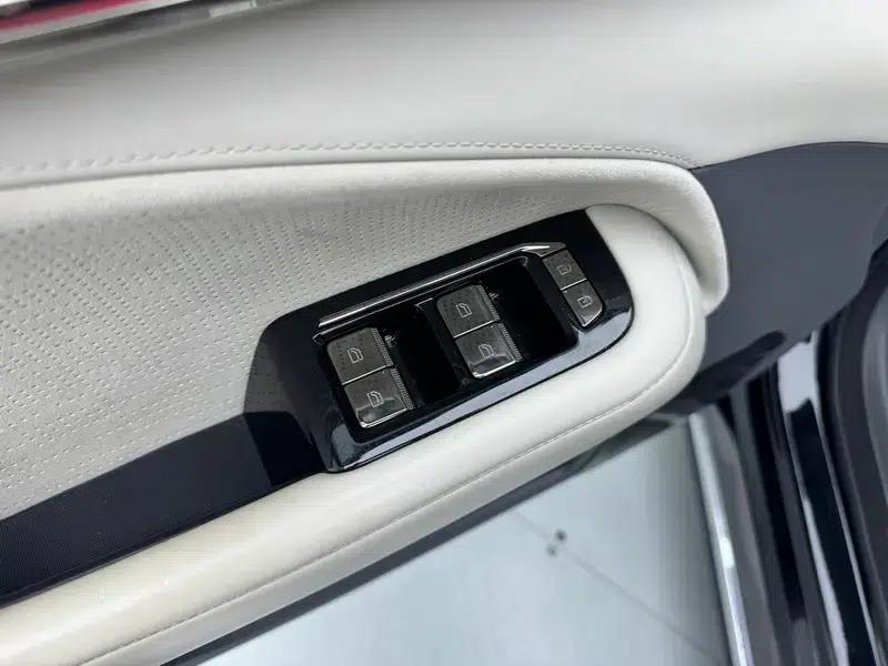 ZEEKR 009 2024 Model, Six-Seat Executive Edition, Four-Wheel Drive, 108kWh — миниатюра 26