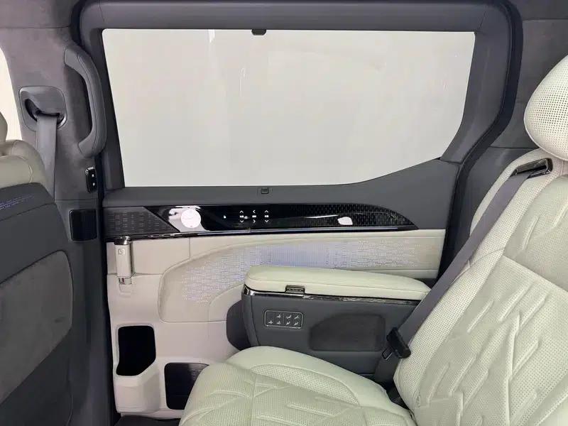 ZEEKR 009 2024 Model, Six-Seat Executive Edition, Four-Wheel Drive, 108kWh — миниатюра 27