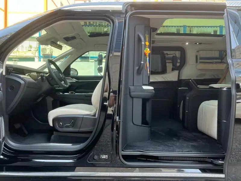 ZEEKR 009 2024 Model AWD 108kWh — миниатюра 15
