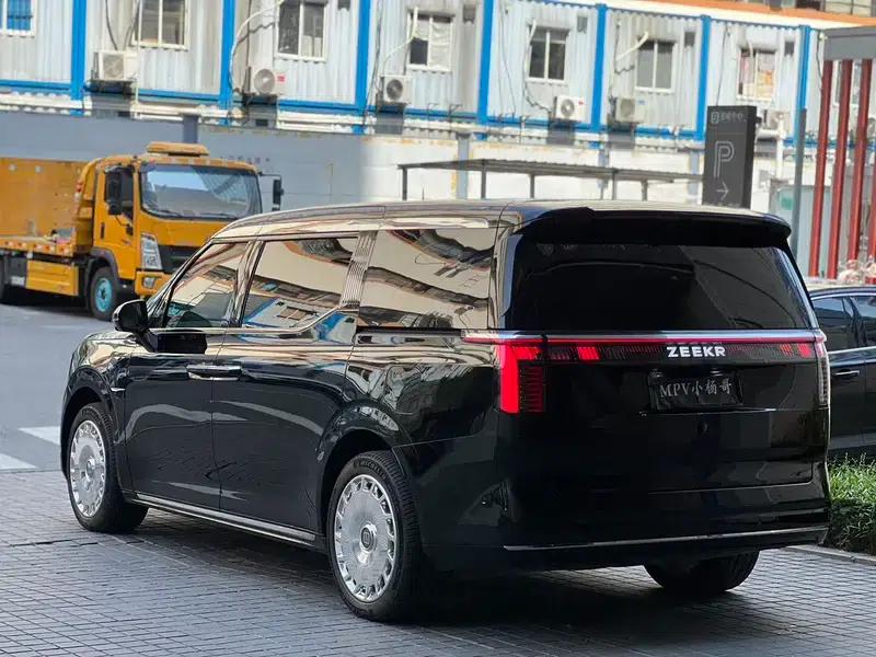 ZEEKR 009 2024 Model AWD 108kWh — миниатюра 3